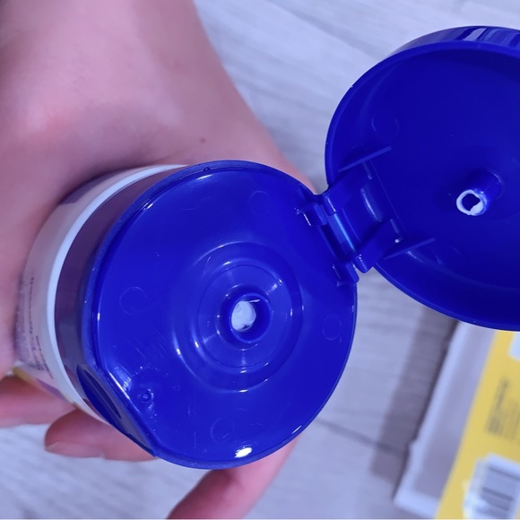 NEW banana boat kids' sunscreen with spf 60 240ml - Picture 5 of 6